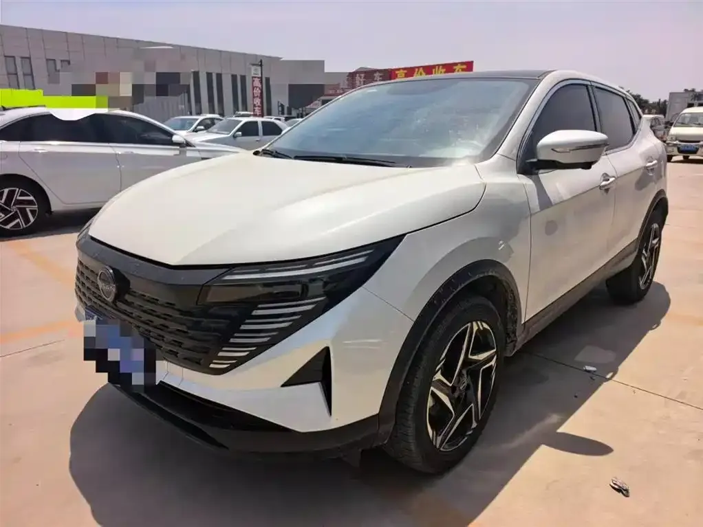 Nissan Qashqai — фото 1