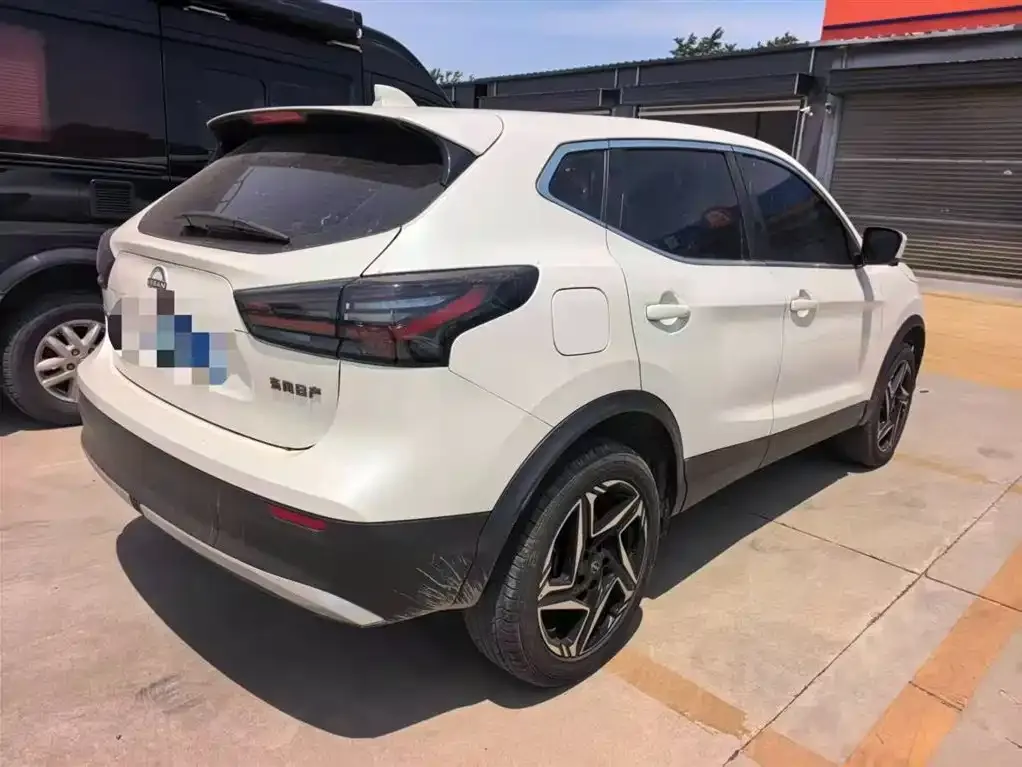 Nissan Qashqai — фото 10