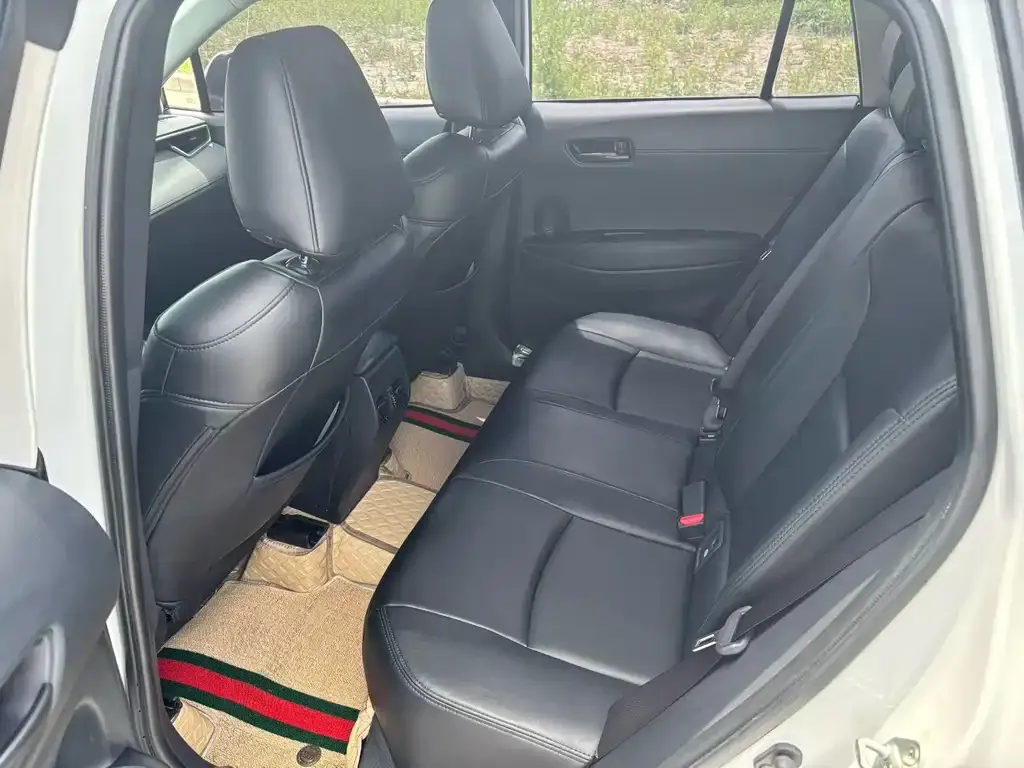 Toyota Corolla Cross — фото 9