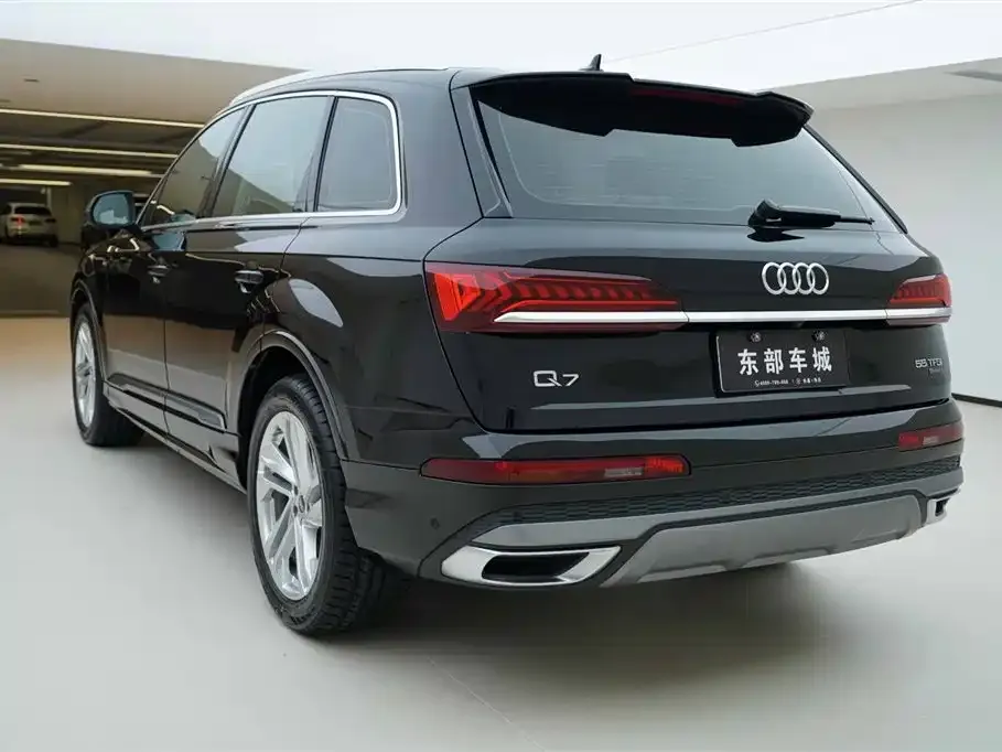 Audi Q7 2021 из CN, фото 9