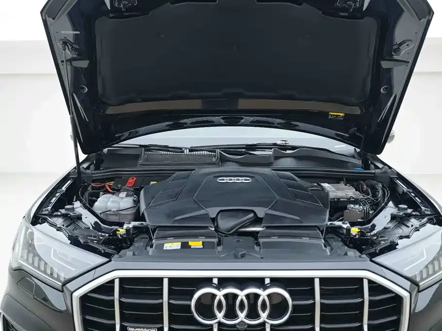 Audi Q7 2021 из CN, фото 4
