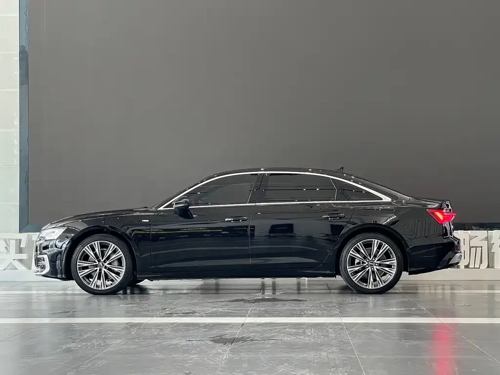 Audi A6L — фото 8