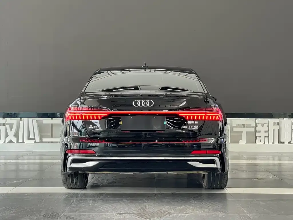 Audi A6L — фото 10
