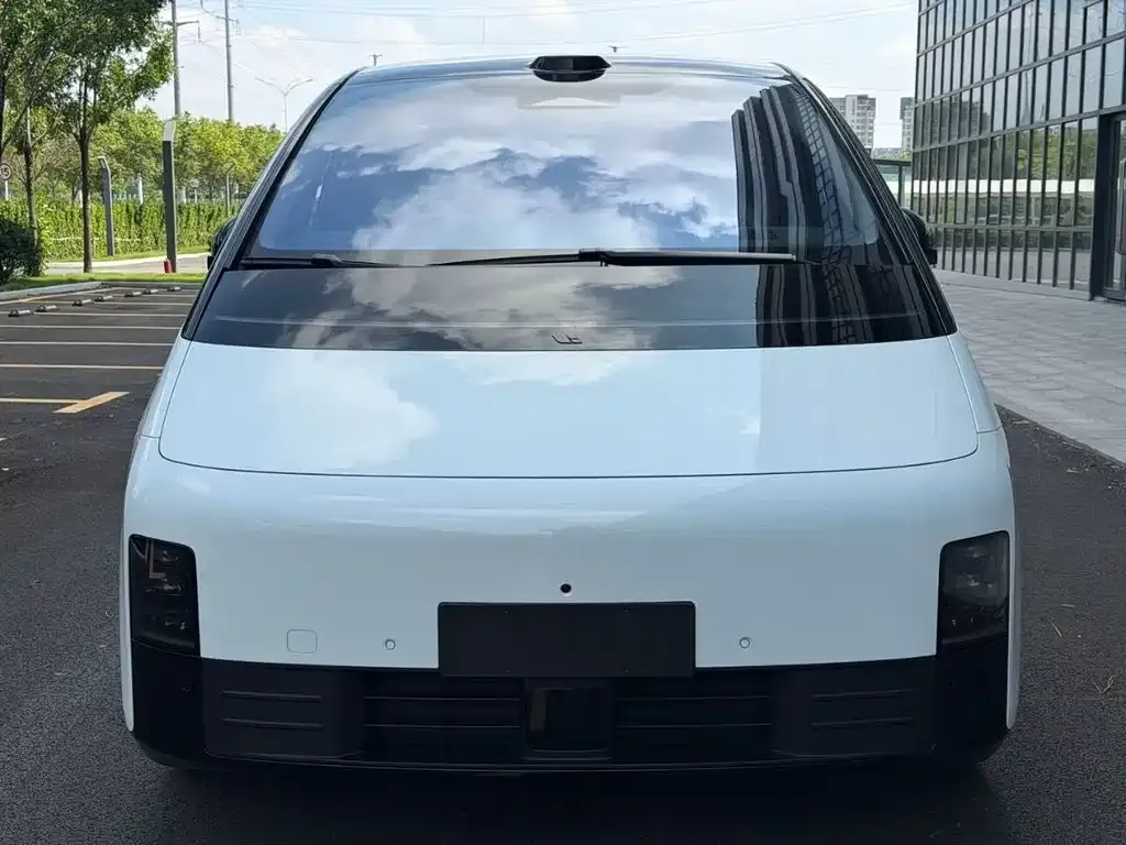 Li Auto MEGA — фото 4