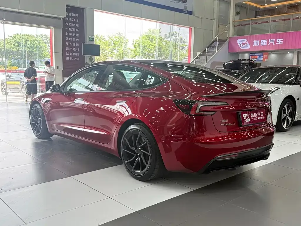 Tesla Model 3 — фото 6