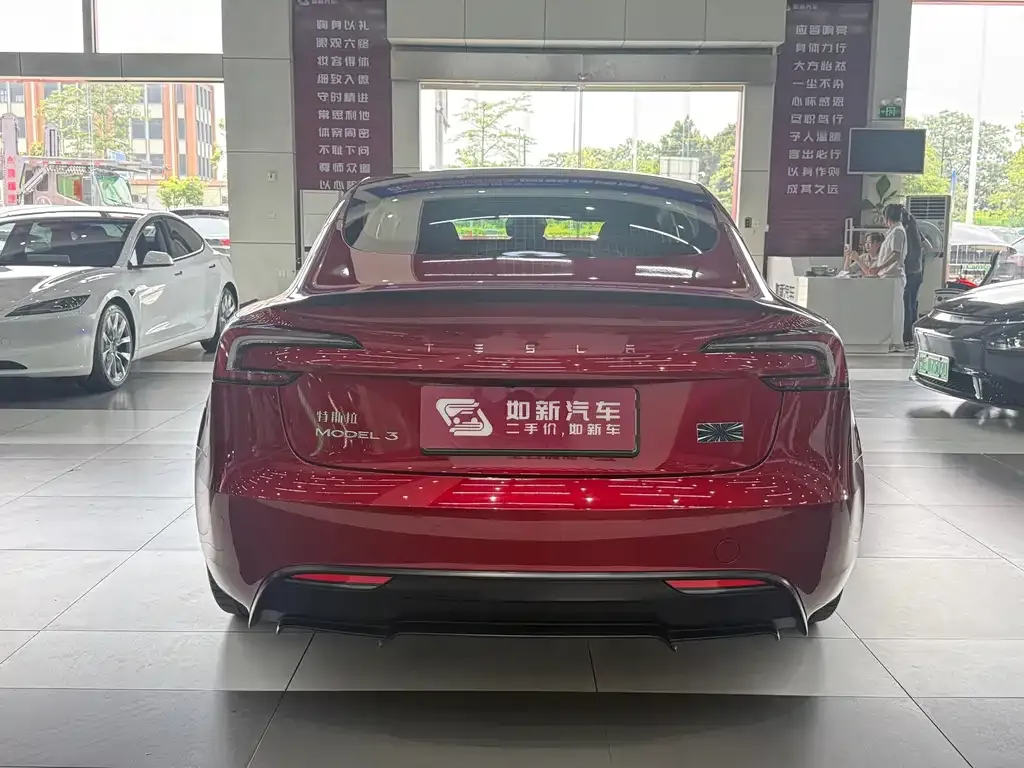 Tesla Model 3 — фото 4