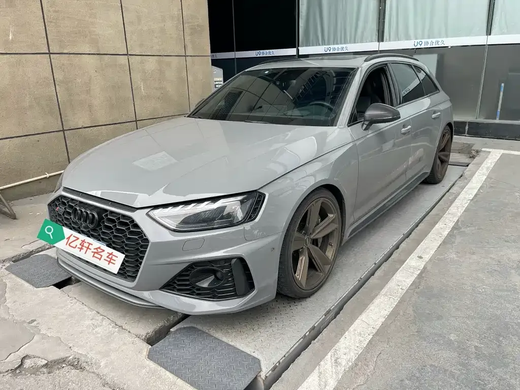 Audi RS 4