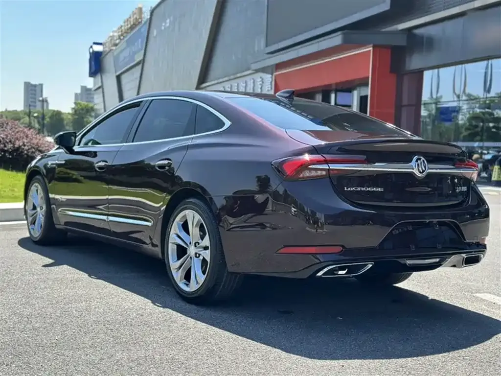 Buick LaCrosse — фото 2