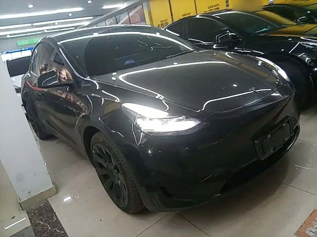 Tesla Model Y — фото 6