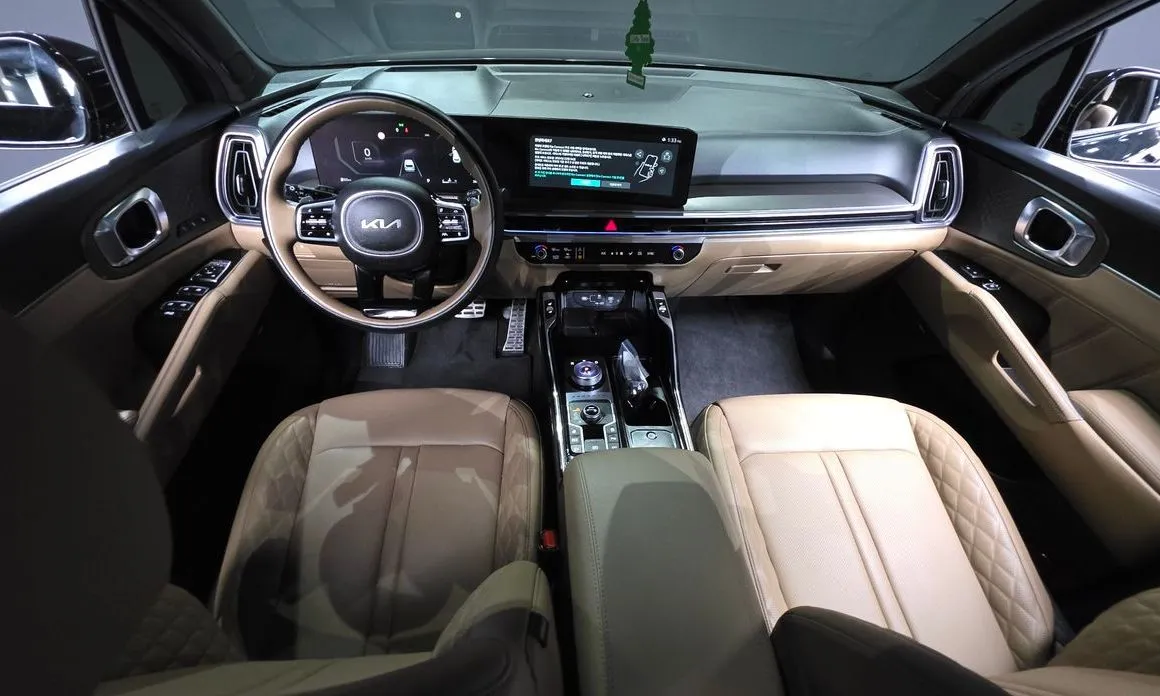 Kia Sorento — фото 7