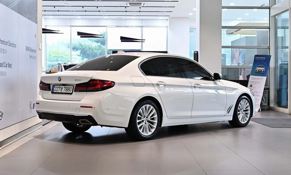 BMW 5-Series 2023 из KR, фото 2