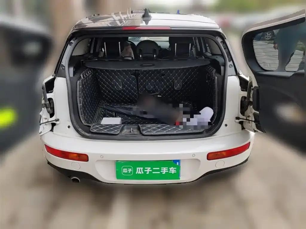 MINI Clubman — фото 3