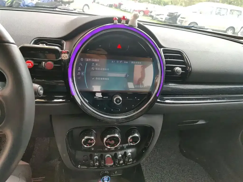 MINI Clubman — фото 4