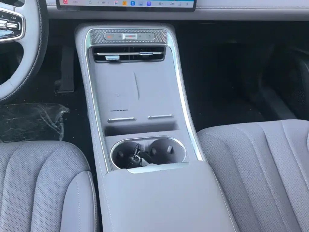 Roewe M7 DMH 2025 из CN, фото 9