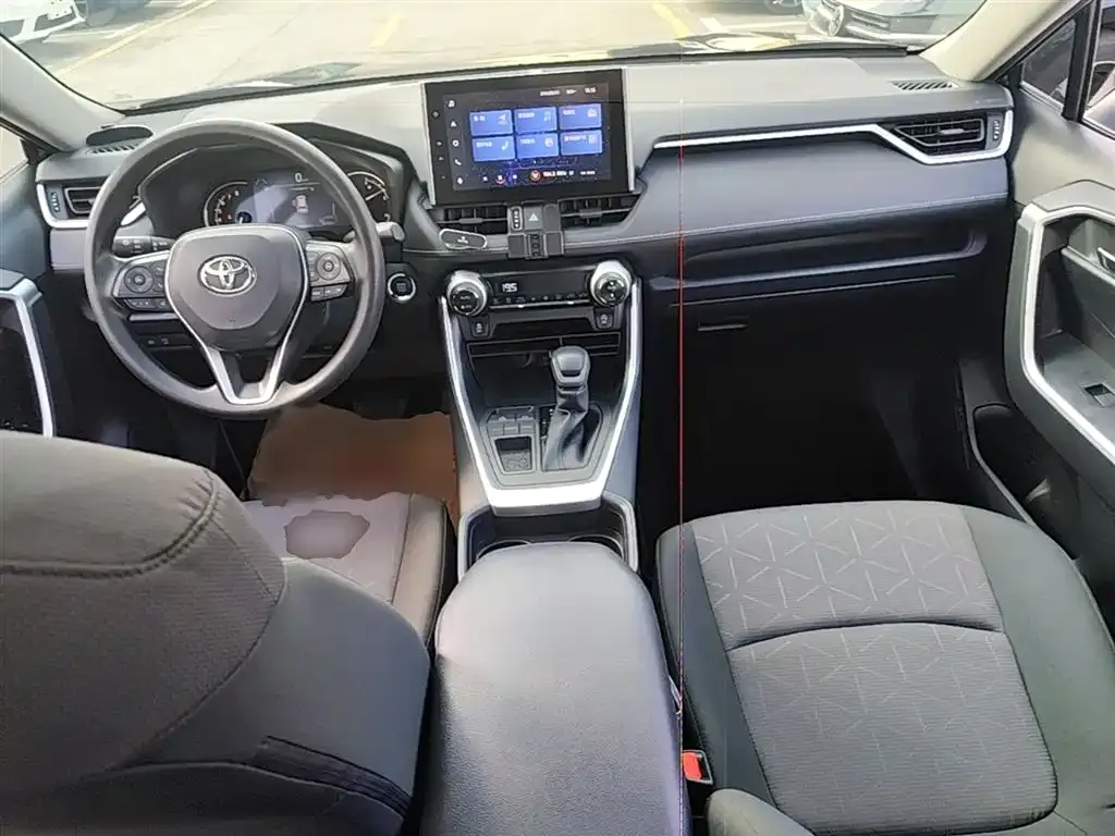 Toyota RAV4 — фото 5
