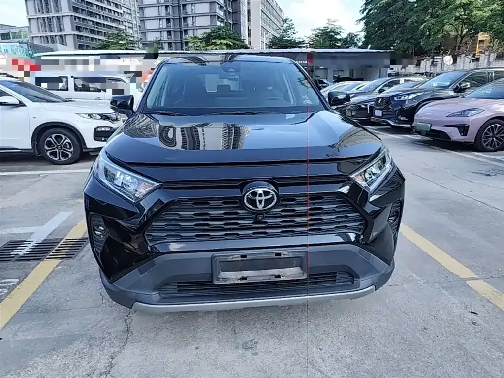 Toyota RAV4 — фото 10