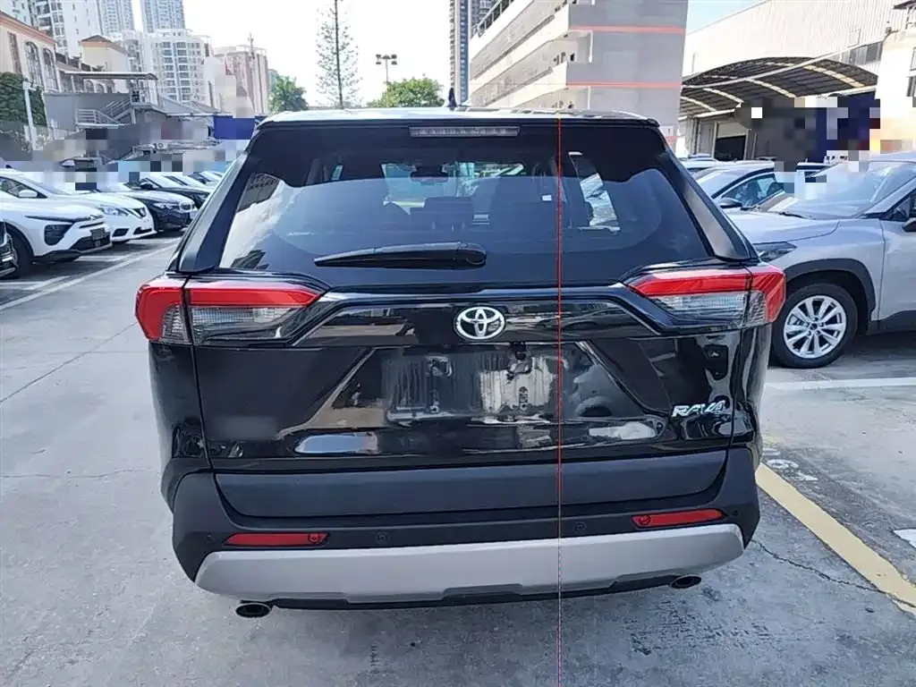 Toyota RAV4 — фото 3