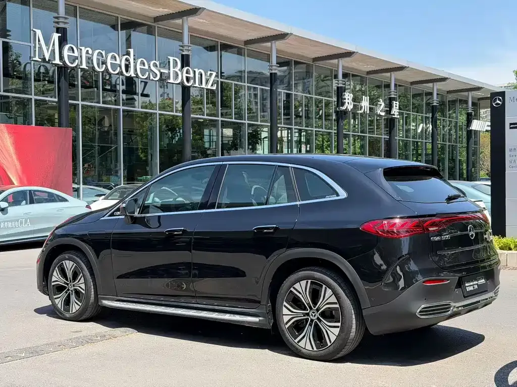 Mercedes-Benz EQE SUV — фото 9