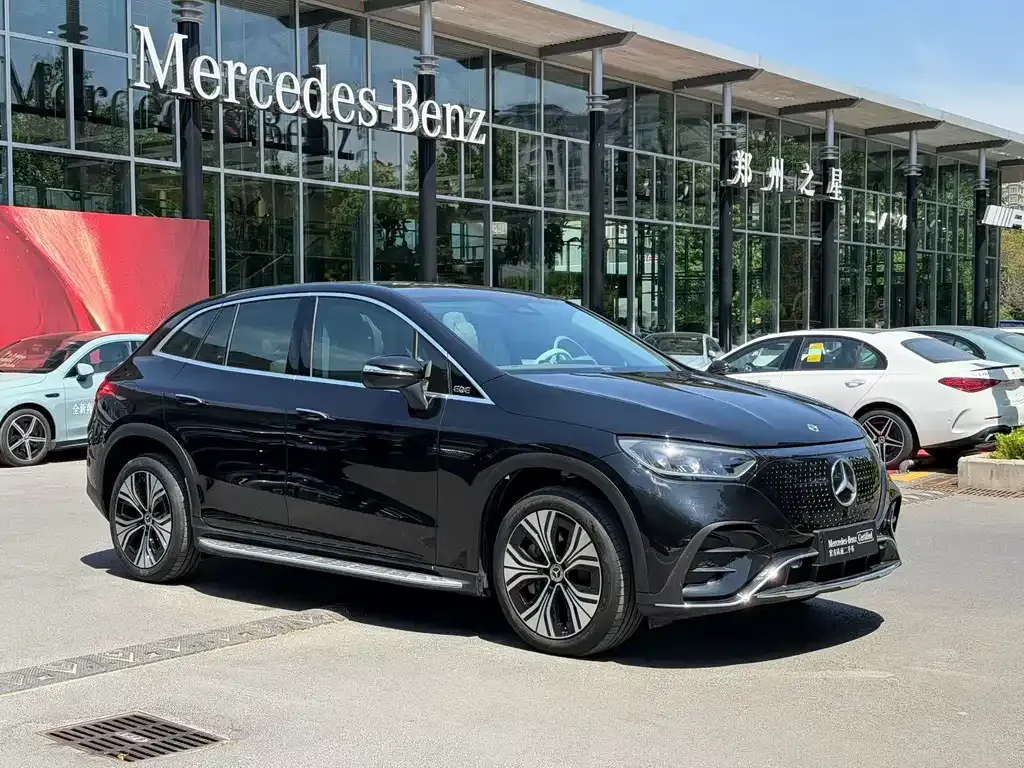Mercedes-Benz EQE SUV — фото 7