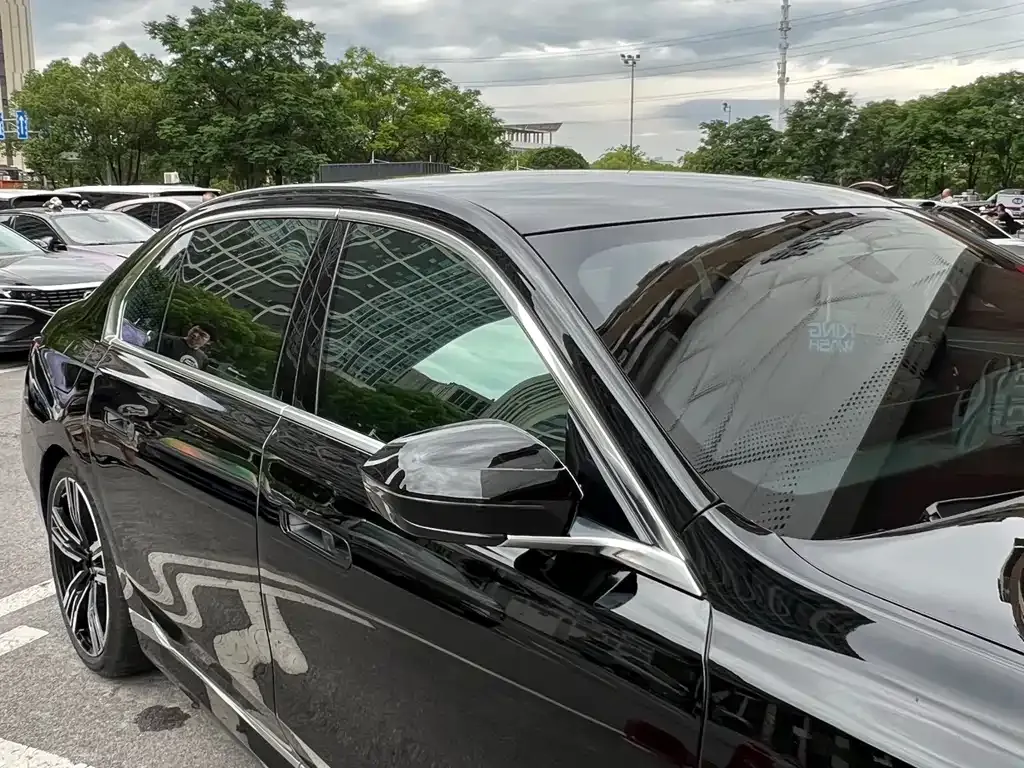 BMW 7 Series 2024 из CN, фото 8