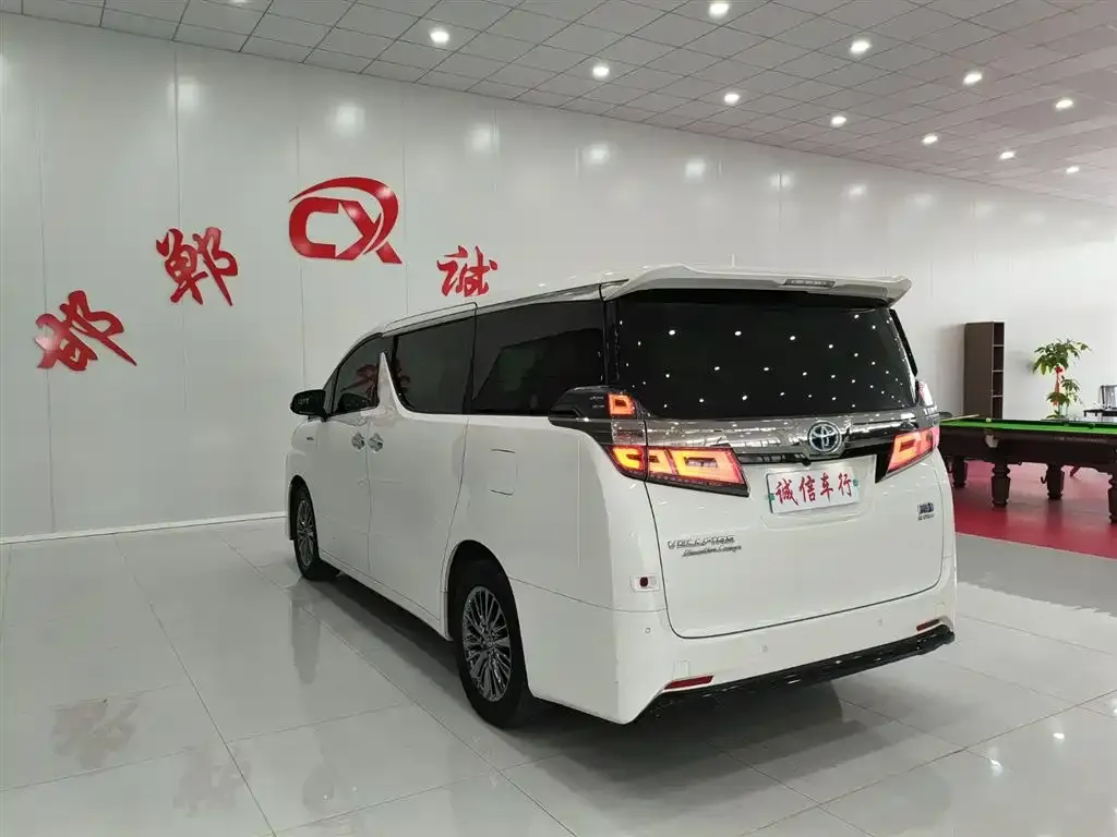 Toyota Vellfire — фото 5