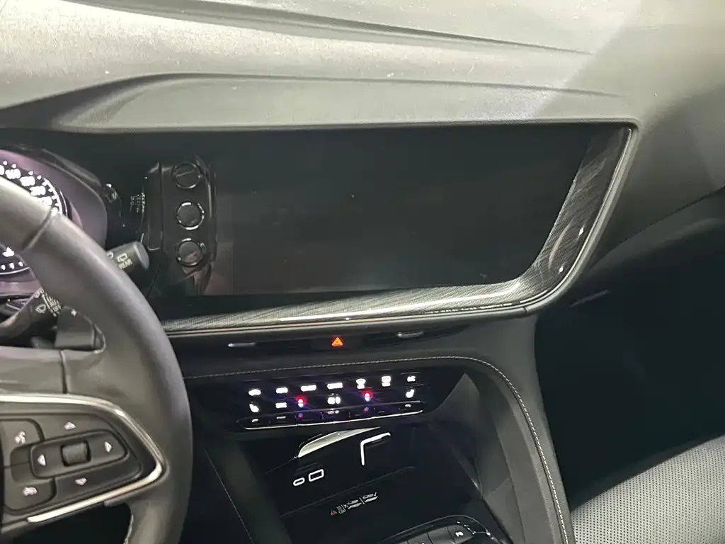 Buick Envision Plus — фото 9