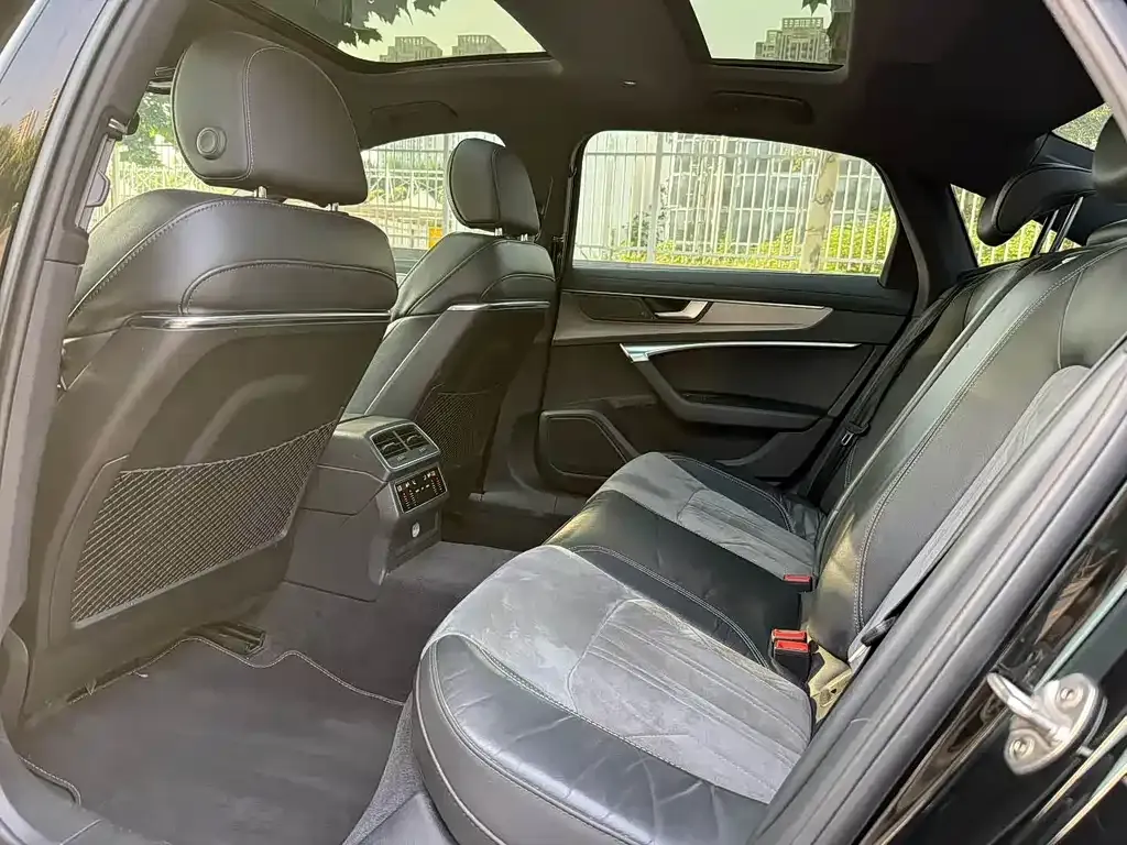 Audi A6L New Energy 2022 из CN, фото 2