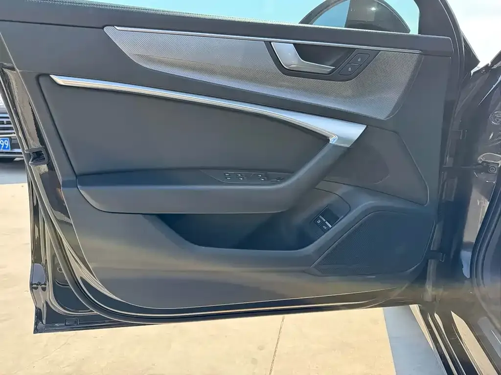 Audi A6L New Energy 2022 из CN, фото 6