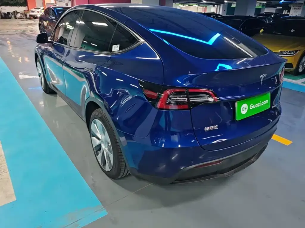 Tesla Model Y — фото 6