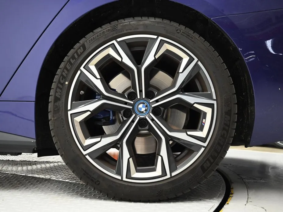 BMW i4 2024 из KR, фото 7
