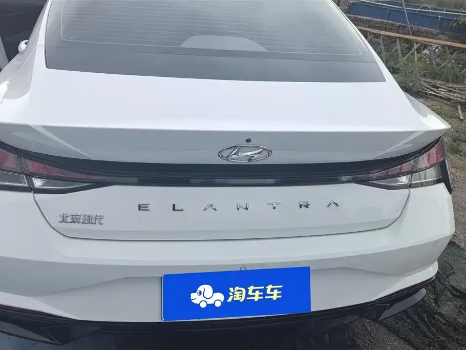 Hyundai Elantra — фото 2
