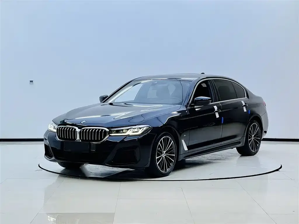 BMW 5 Series — фото 1
