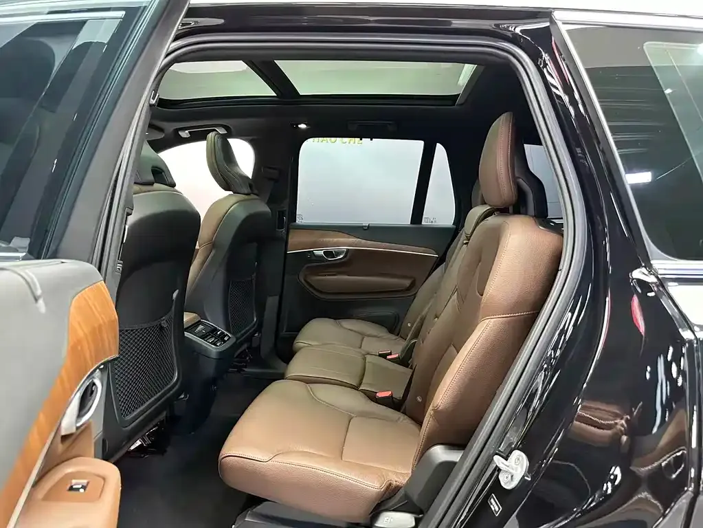 Volvo XC90 — фото 6