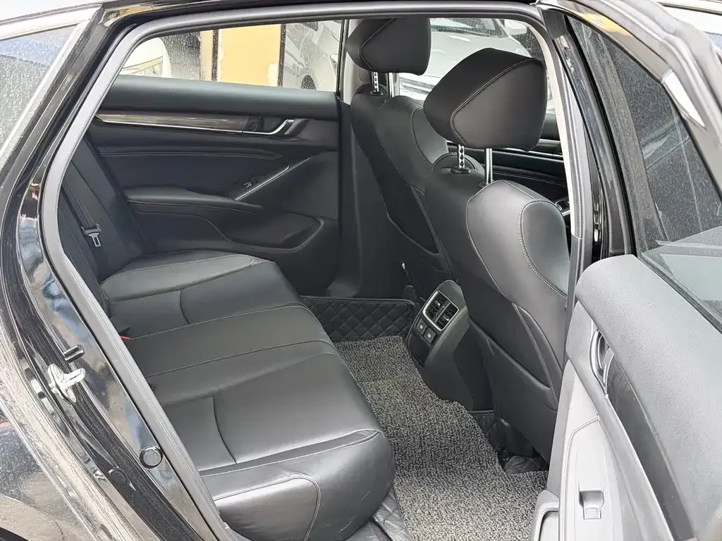 Honda Accord — фото 5