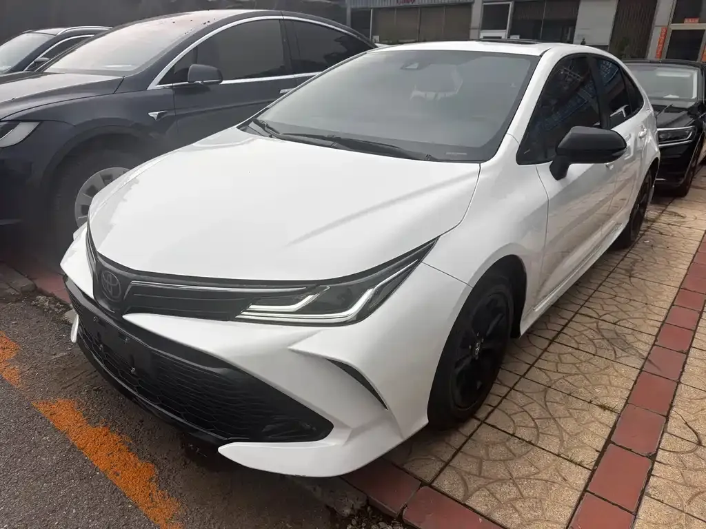 Toyota Corolla — фото 1