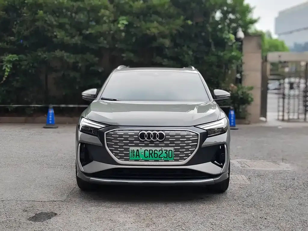 Audi Q4 e-tron — фото 10