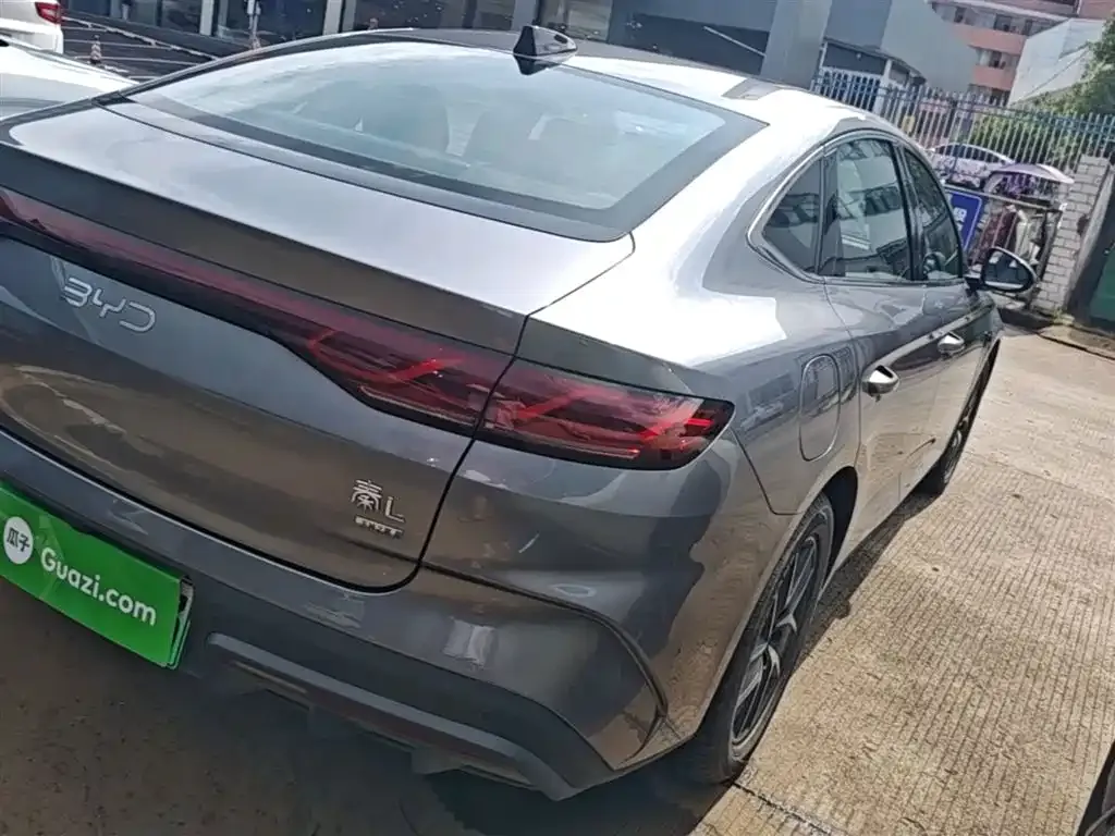 BYD Qin L — фото 6