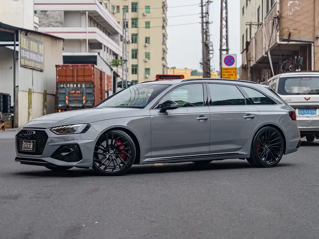 Audi RS 4