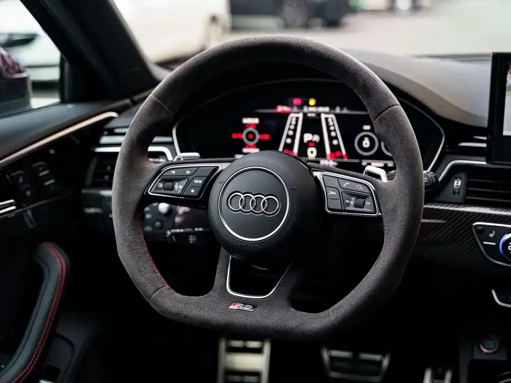 Audi RS 4 2023 из CN, фото 10