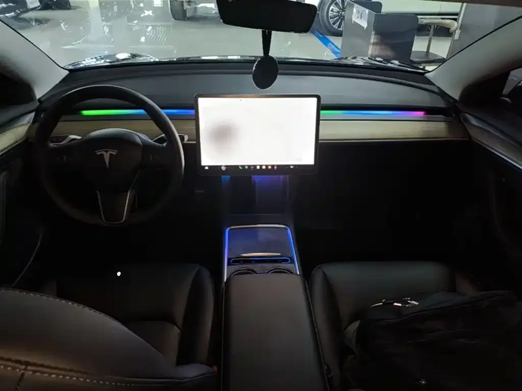 Tesla Model 3 — фото 2