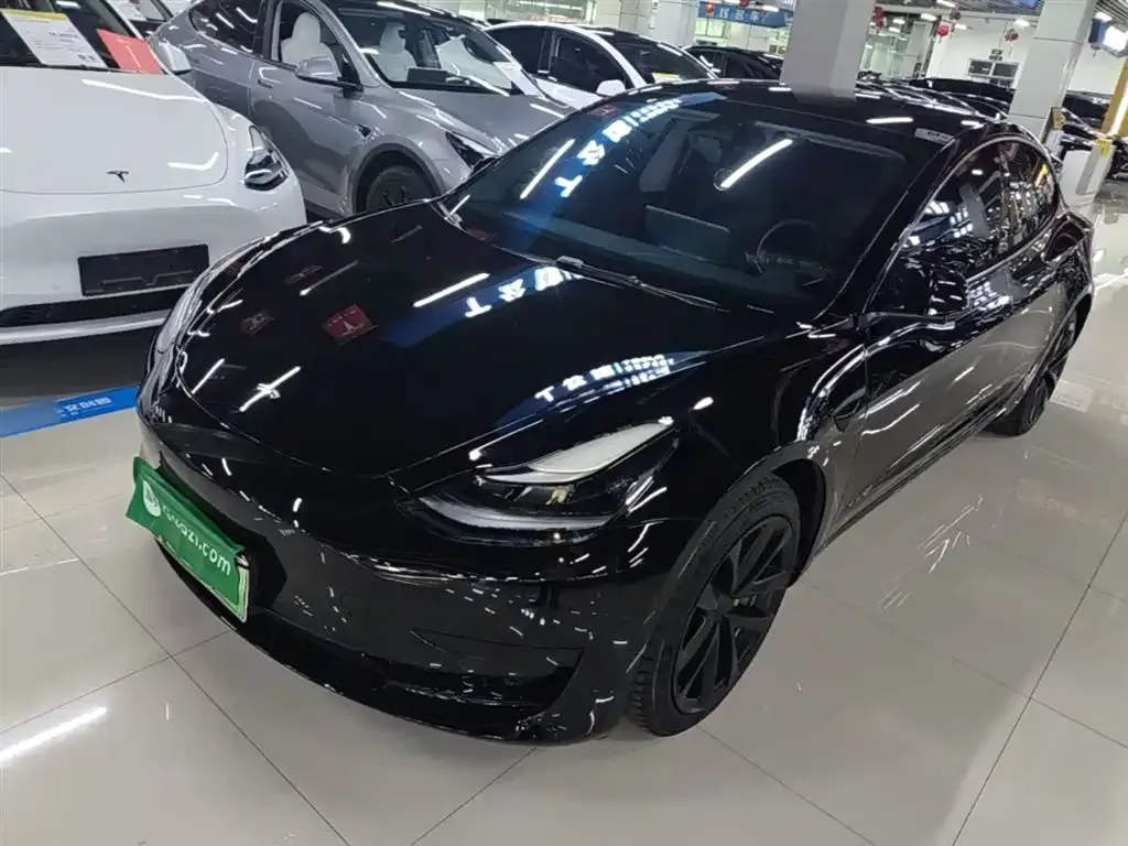Tesla Model 3 — фото 10