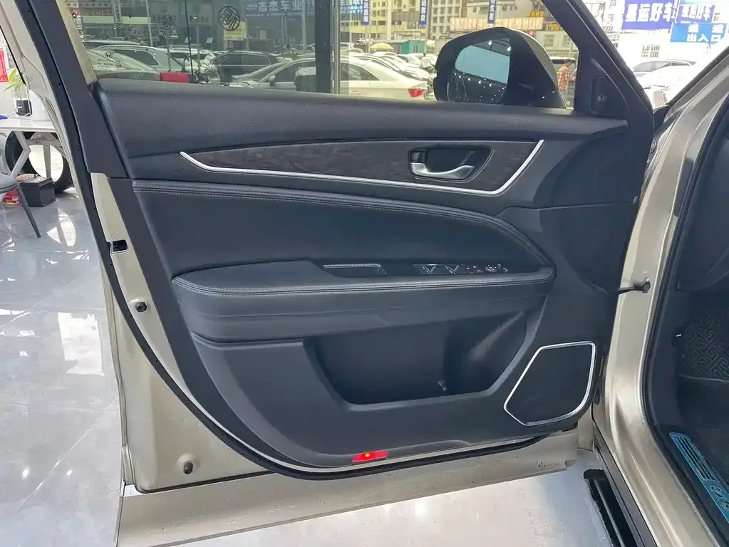 Honda UR-V 2023 из CN, фото 9