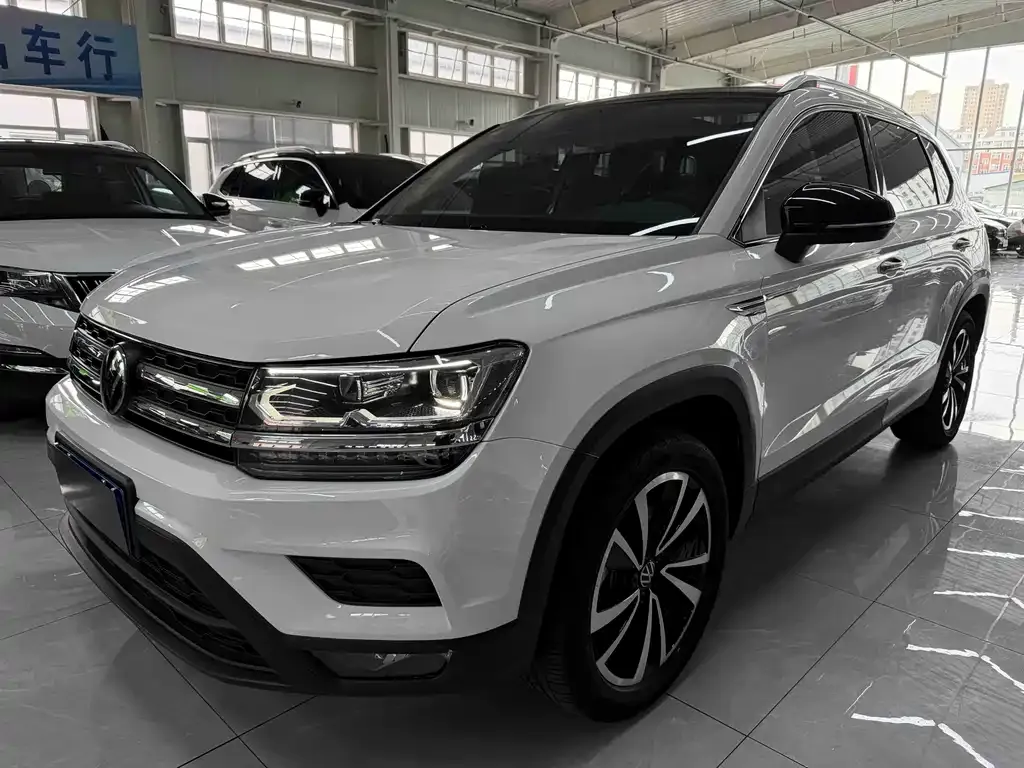 Volkswagen Tharu — фото 1