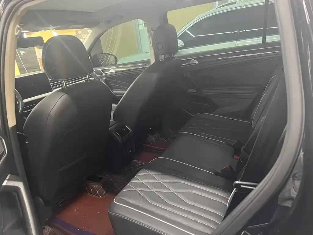 Volkswagen Tiguan L 2022 из CN, фото 3