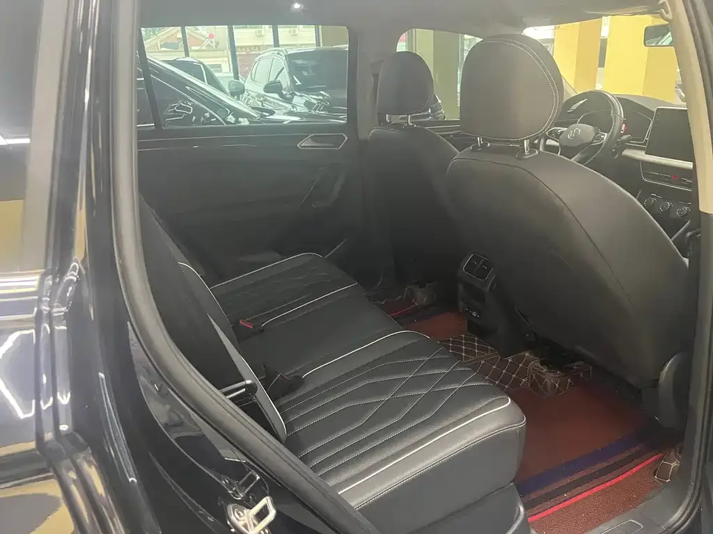 Volkswagen Tiguan L 2022 из CN, фото 4