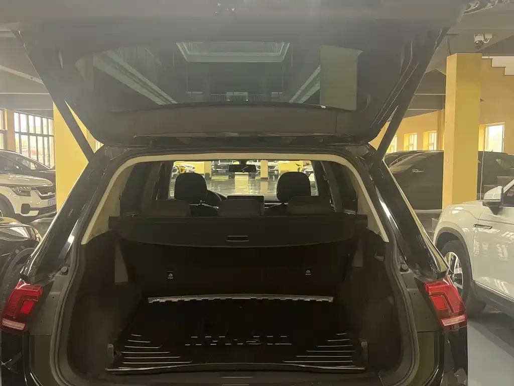 Volkswagen Tiguan L 2022 из CN, фото 2