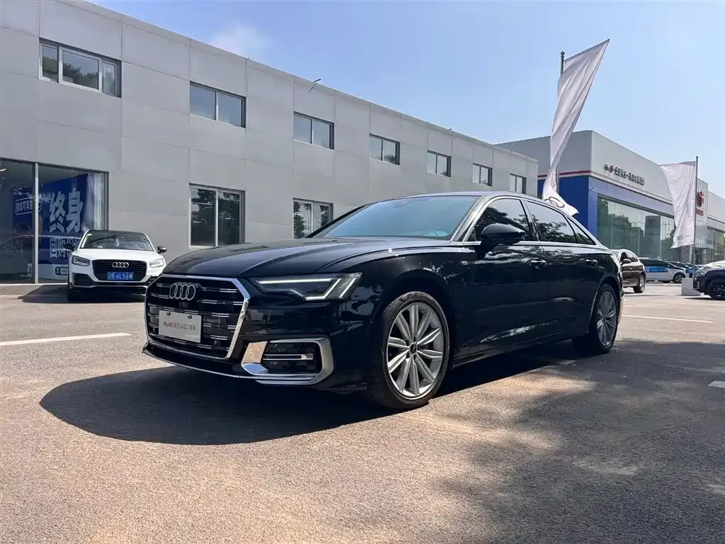 Audi A6L — фото 1