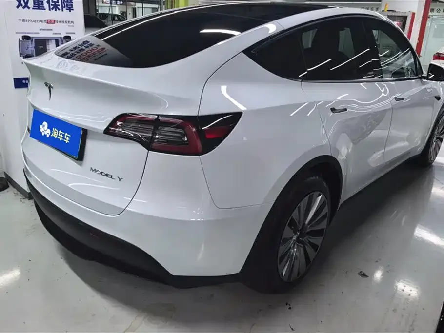 Tesla Model Y — фото 9