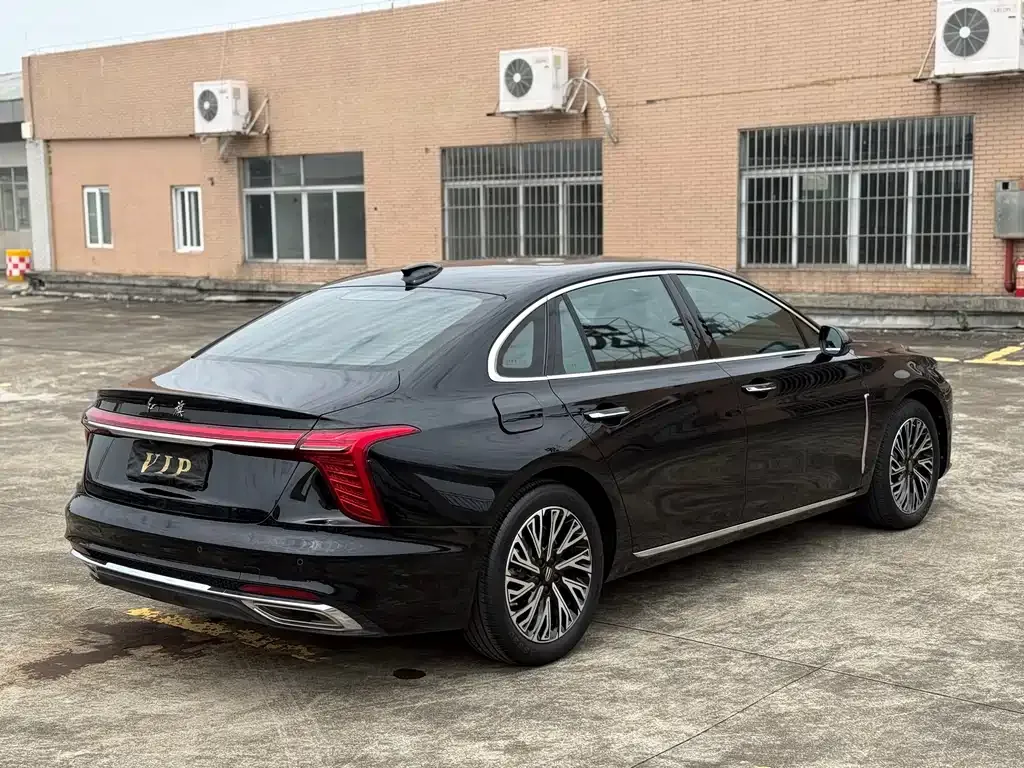 Hongqi H5 — фото 9