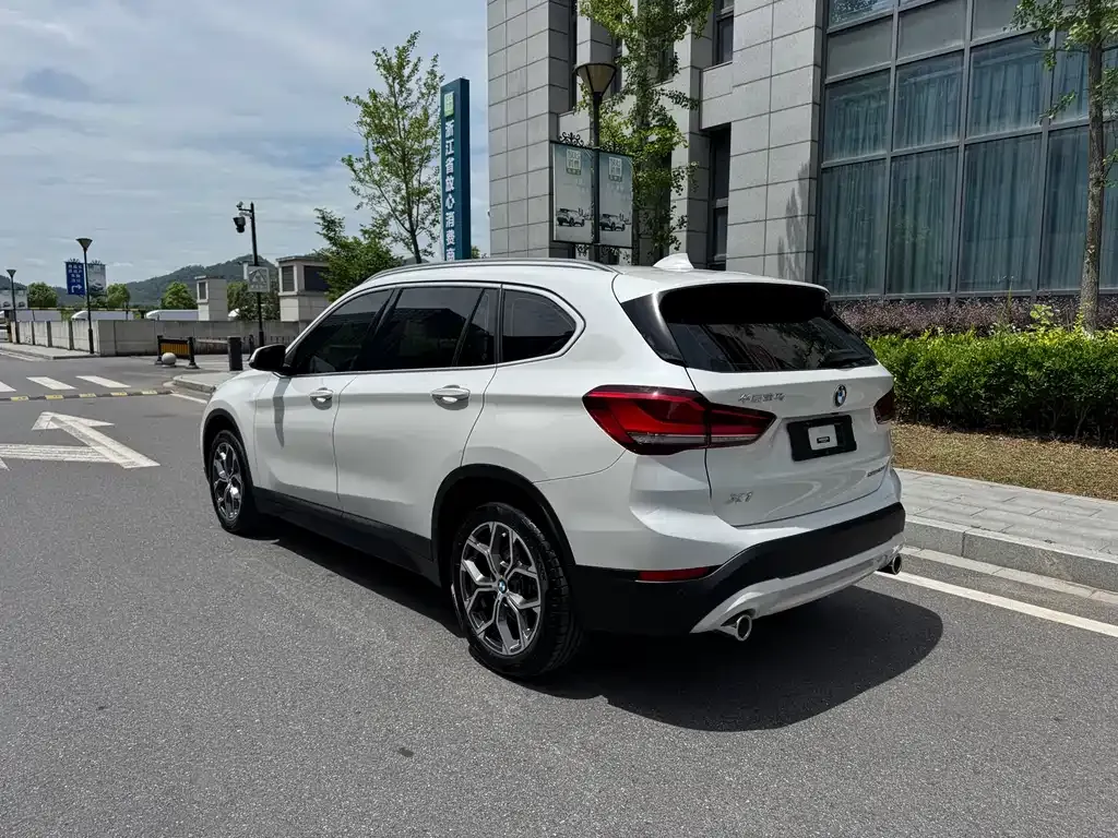 BMW X1 — фото 10